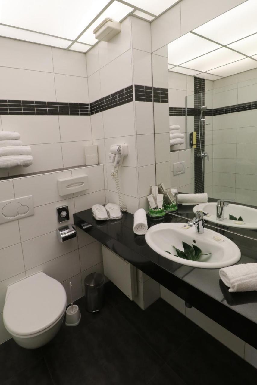 Threeland Hotel Петанж Экстерьер фото